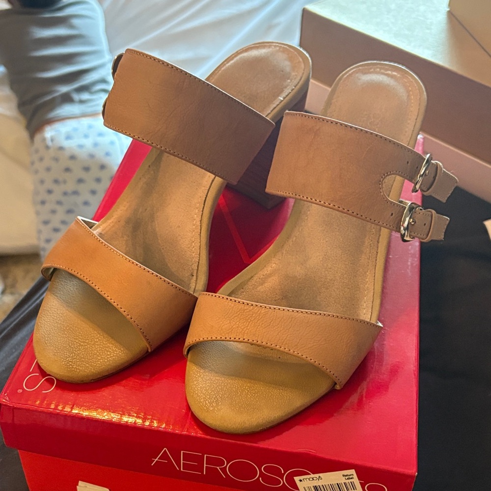 AEROSOLES Heroism Nude Leather Women's Sandals size 9.5